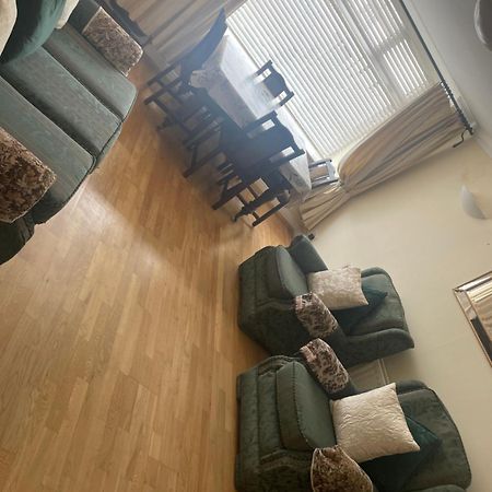 Large Townhouse With Gardens Apartman Kingscourt Kültér fotó