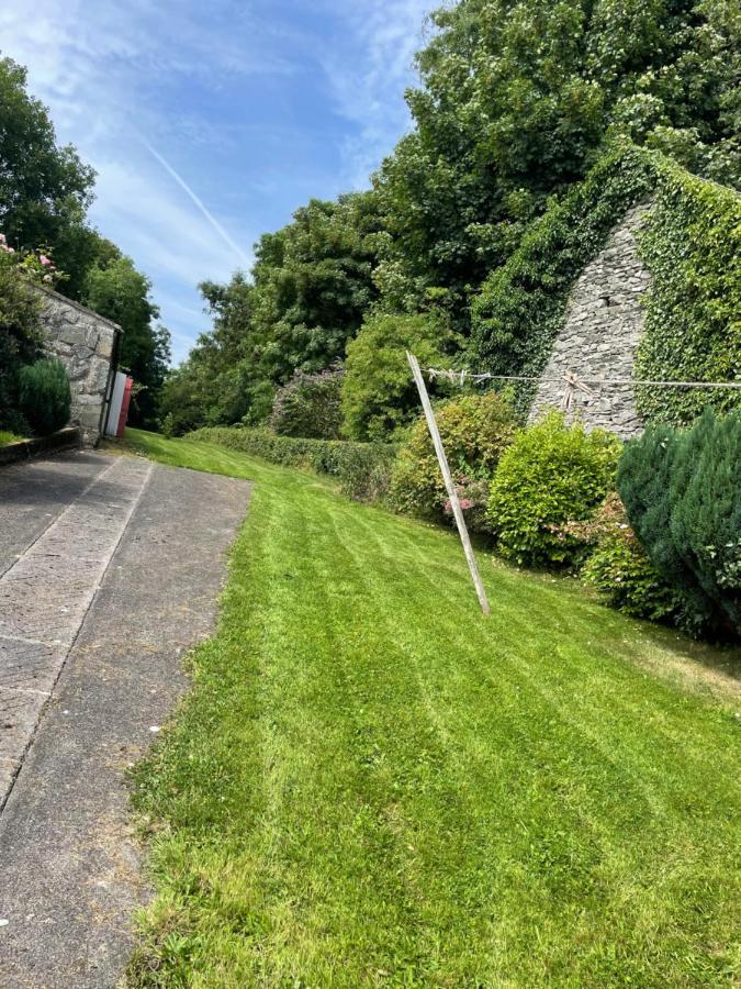 Large Townhouse With Gardens Apartman Kingscourt Kültér fotó